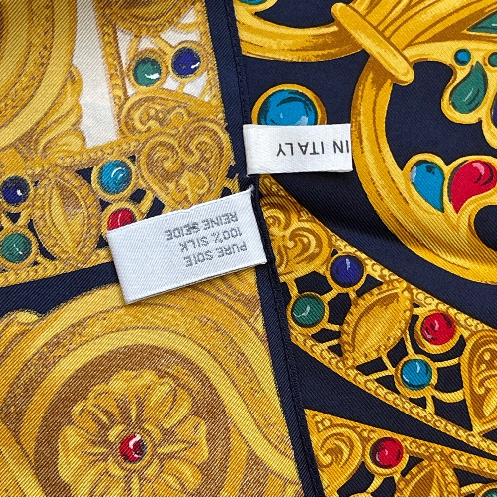 Dior Gold and Black Geometric Tapestry Wall Decor - Picture 2 of 7